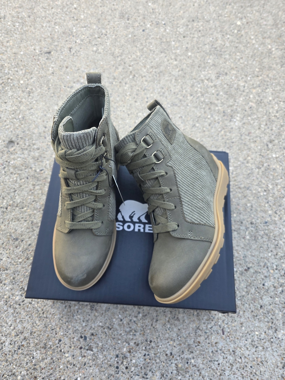 Sorel Evie  Olive Green Lace-Up Ankle Boots Ladies  Size 5.5